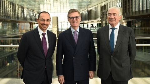 De izquierda a derecha, el italiano Gianni Vittorio Armani, hasta ahora director de Enel Grids and Innovation, que ser� el nuevo consejero delegado de Endesa en sustituci�n de Jos� Bogas; Flavio Cattaneo, consejero delegado del Grupo Enel, y Jos� Bogas, consejero externo de Endesa.