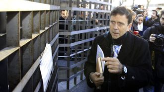 El m&eacute;dico Eufemiano Fuentes, a su llegada al juzgado en una de las vistas del juicio de la operaci&oacute;n Puerto.