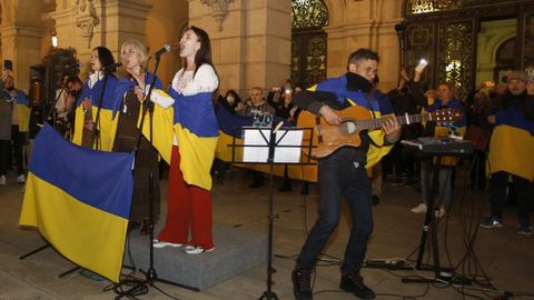 Una de las concentraciones de AGA-Ucraína en A Coruña, con actuación musical