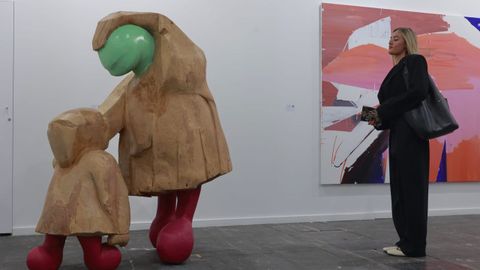 Pieza escult�rica de Francisco Leiro en la galer�a madrile�a Mois�s P�rez de Alb�niz.