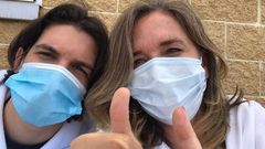 Fernando y Patricia tras el accidente, en la imagen que enviaron a su familia para indicar que estaban bien