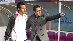 �scar Cano, junto al peruano Pablo Zegarra, durante la etapa del t�cnico en el banquillo de la UDS
