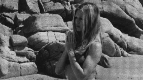 Imagen de archivo de la actriz francesa en la playa