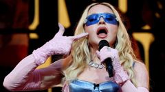 La cantante durante su concierto sorpresa en Nueva York