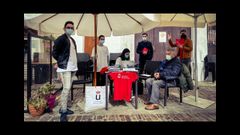 El equipo est� formado por siete personas, de las cu�les Jos� Ram�n Saura y Felipe Debasa son los investigadores principales (en la imagen, al fondo el primero y segundo por la derecha)