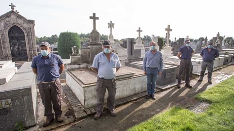 El cementerio de San Froil�n ha limitado los entierros al horario matinal a causa del coronavirus