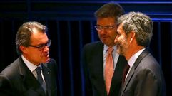 El presidente de la Generalitat, Artur Mas (izquierda), el ministro de Justicia, Rafael Catal� (centro), y el presidente del Tribunal Supremo, Carlos Lesmes.