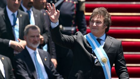 Javier Milei jura como presidente del Gobierno de Argentina y advierte que la econom�a empeorar� antes de la mejora