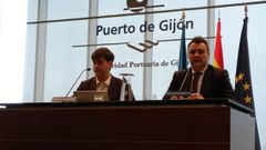 El consejero de Hacienda, Justicia y Asuntos Europeos del Principado de Asturias, Guillermo Pel�ez (dcha), y el consejero de Ciencia, Industria y Empleo, Borja S�nchez, en rueda de presnsa posterior al Consejo de Gobierno, en el puerto gijon�s de El Musel