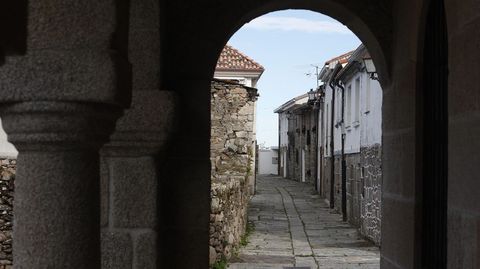 Vistas del casco histrico de Castro Caldelas desde el castillo