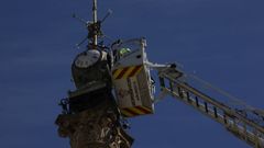 Imagen de archivo de arreglos en el reloj del Obelisco