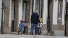 Ante la falta de clases, muchas familias tiraron de los abuelos. Imagen de Santiago