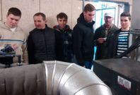 Visita a la planta de biog�s por parte de la delegaci�n coristanquesa.