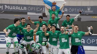 Los jugadores del Liceo, celebrando la victoria en la Copa del Rey.