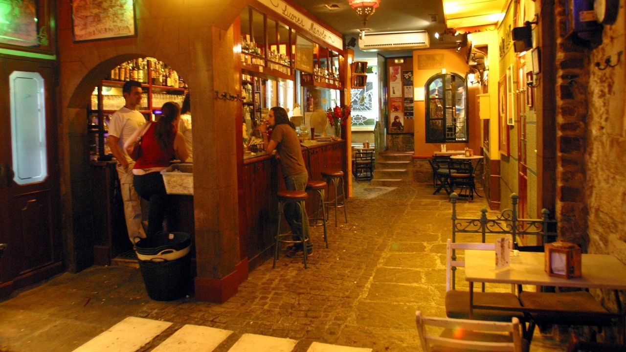 Los dueños de Sicilia in Bocca compran el pub Momo con un traspaso nunca visto en la hostelería nocturna