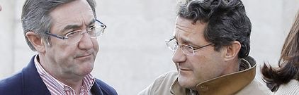 Foto Conde Roa.Conde Roa junto a �ngel Curr�s tras salir de la reuni�n