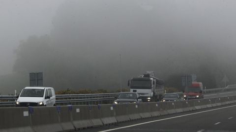 Niebla en el tramo de la A-8, en imagen de archivo