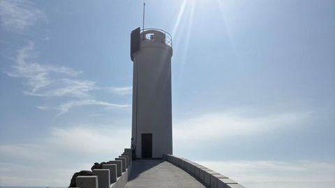 La restauraci�n incluy� la zona de acceso al faro y la estructura de la baliza