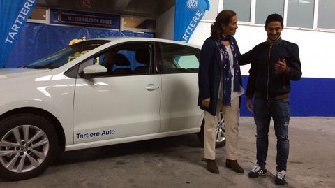Jonathan Pereira recibe su coche