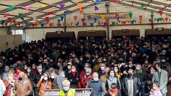P�blico durante la lectura del preg�n de la fiesta, a cargo de Ana Vila Portome�e