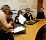 Los alcaldes firmaron el convenio en San Caetano.