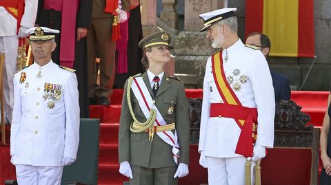 16-7-2024. La princesa Leonor acude por primera vez a la Escuela Naval acompañando a su padre Felipe VI