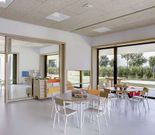 La escuela est dividida en cuatro unidades y pensada para 54 nios.