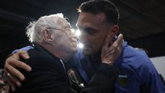 Lionel Scaloni entrega su reconocimiento a Macaya en la rueda de prensa en la que le reconoci� que Messi ser�a suplente ante Jordania.