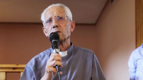El que fue p&aacute;rroco de Francelos y Prexigueiro durante 50 a&ntilde;os, Joaqu&iacute;n P&eacute;rez Mostaza, durante la comida homenaje por su jubilaci&oacute;n.