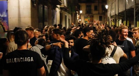 J�venes en las calles de Barcelona