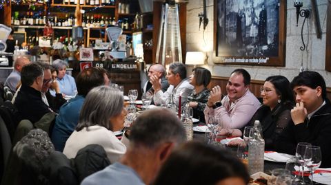 Otra imagen de la cena navide�a celebrada en Os Pendellos
