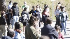 Aspirantes accediendo a las pruebas del mir en la Facultade de Econ�micas del Campus Universitario de Vigo