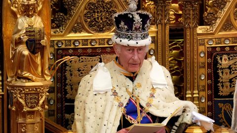 El monarca Carlos III en el tradicional discurso del rey, donde el jefe del Estado lee el programa del Ejecutivo en ejercicio.