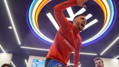 Diego Pamp�n es el alma de la fiesta en su nuevo club.