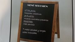 Concentraci�n en apoyo a los trabajadores de la cafeter�a del HUCA.