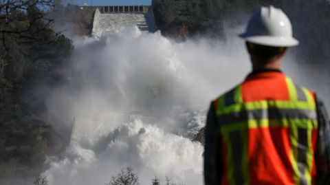 Evacuados en Oroville, California