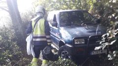 Bomberos de Asturias participaron en el rescate y la evacuacin del hombre que qued atrapado bajo el vehculo