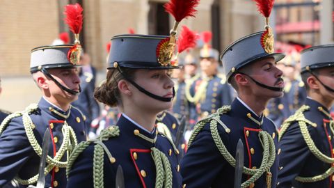 La princesa Leonor ha acudido como dama cadete al 40.º aniversario de la jura de bandera de su padre, Felipe VI, en Zaragoza.