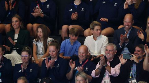 Los pr&iacute;ncipes de Gales disfrutan del deporte en los Juegos de la Commonwealth junto a sus tres hijos