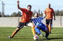 El Bu�o se vio superado en su campo Xavi�a por el Volantes de Ba�o, nuevo l�der de la liga. 