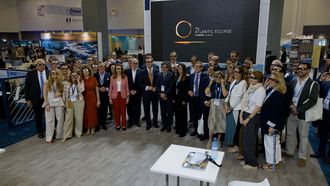 La delegaci�n coru�esa en Miami, con�el presidente de la Autoridad Portuaria, Mart�n Fern�ndez Prado en el centro, y a su derecha el presidente de Puertos del Estado, Gustavo Santana, y el concejal de Turismo, Gonzalo Castro.