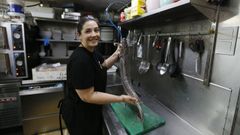 Lucía Lozano Bermúdez está al frente de A Chabola, un restaurante viveirense muy valorado por la clientela local y por los turistas