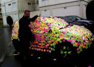 La imagen del coche de Enrique Vaqueiro empapelado de �posit� dio esta semana la vuelta al pa�s.