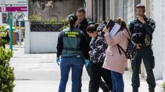 Seis detenidos en un amplio despliegue de la Guardia Civil en Carballo y A Laracha