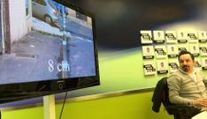 El v�deo de Maquieira denuncia bordillos inaccesibles para quienes se desplazan en silla de ruedas. 