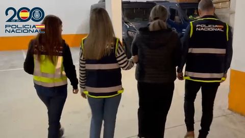 Imagen de la detenci�n de la ladrona de personas mayores en Vigo