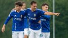 Castri, Ivn Gonzlez y Diego Menndez celebran un gol del Vetusta