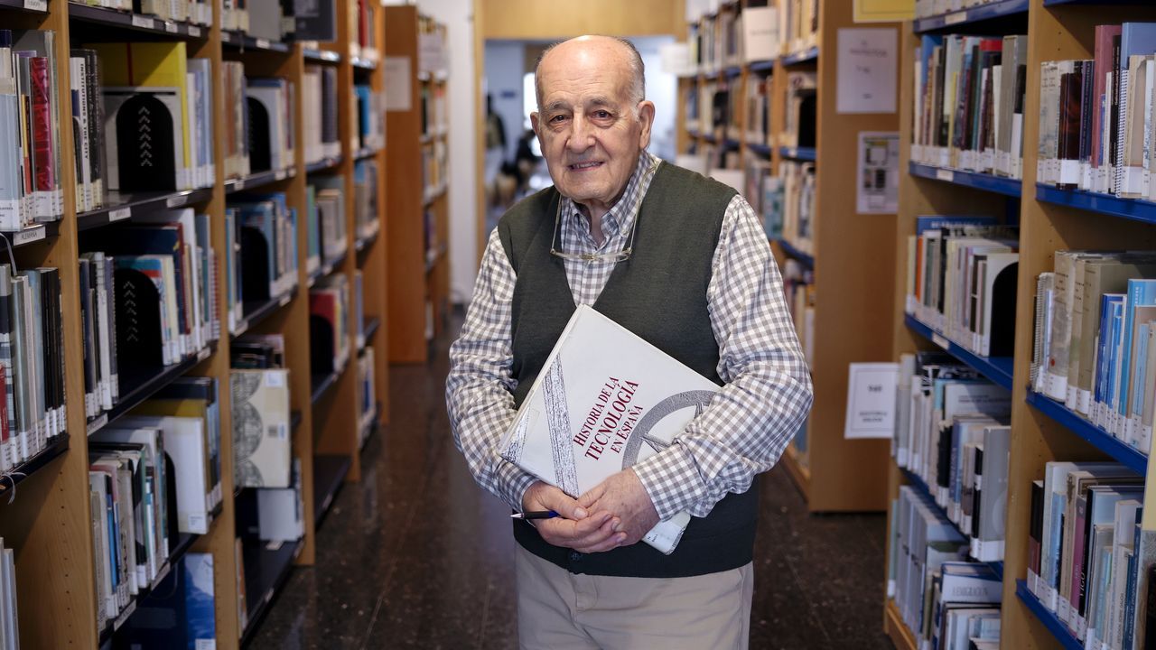 José, el alumno con más años de la universidad gallega: «No me quiero morir sin presentar la tesis, llevo 40 años trabajando en ella»