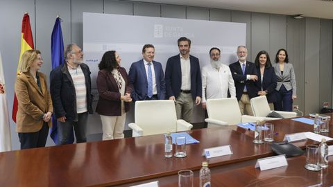Diego Calvo con representantes del sector empresarial y tur&iacute;stico