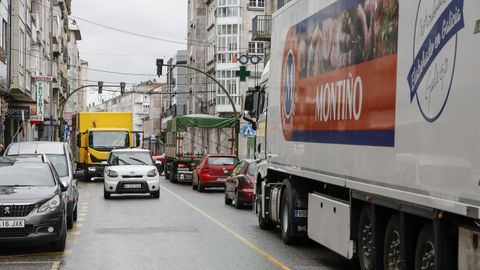 En horas punta se forman atascos sobre todo en el punto m�s c�ntrico de Xinzo, junto a la plaza principal
